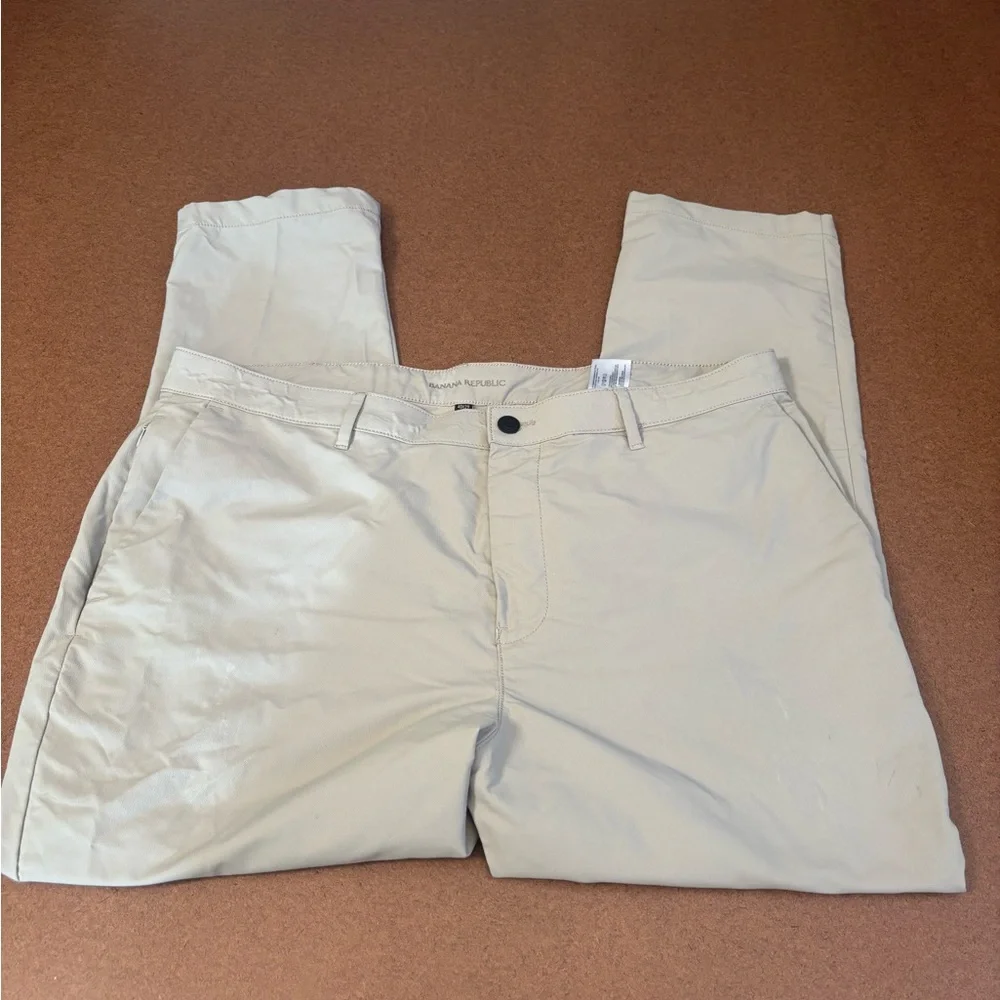 Banana Republic Men's Beige Chinos 40x29